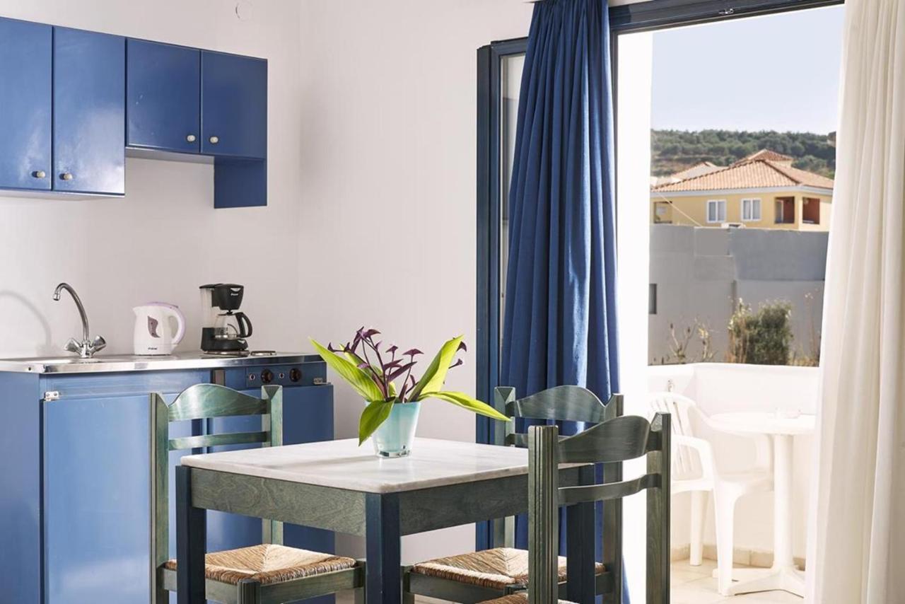 Eva Suites & Apartments Agia Marina Exteriér fotografie